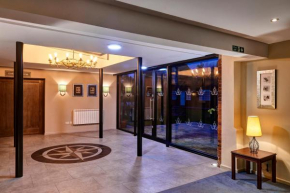  Kings Court Hotel  Элкестер